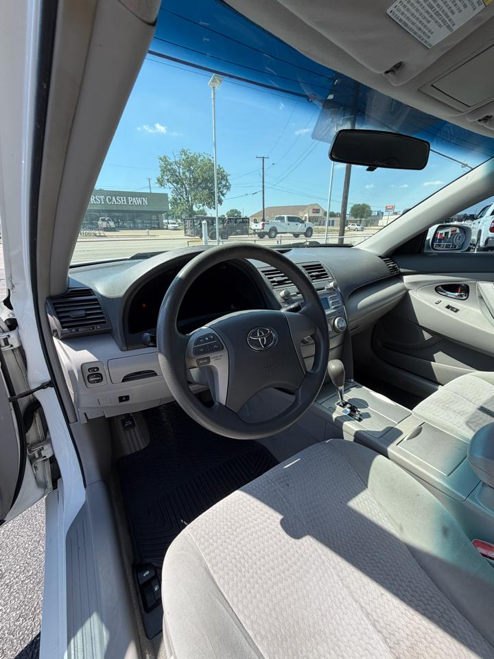 Toyota Camry Base 6-Spd AT 2011