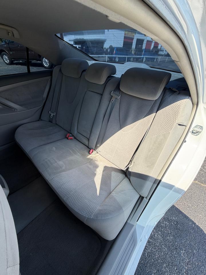 Toyota Camry Base 6-Spd AT 2011