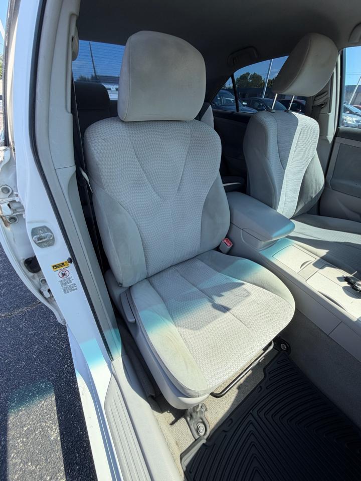 Toyota Camry Base 6-Spd AT 2011