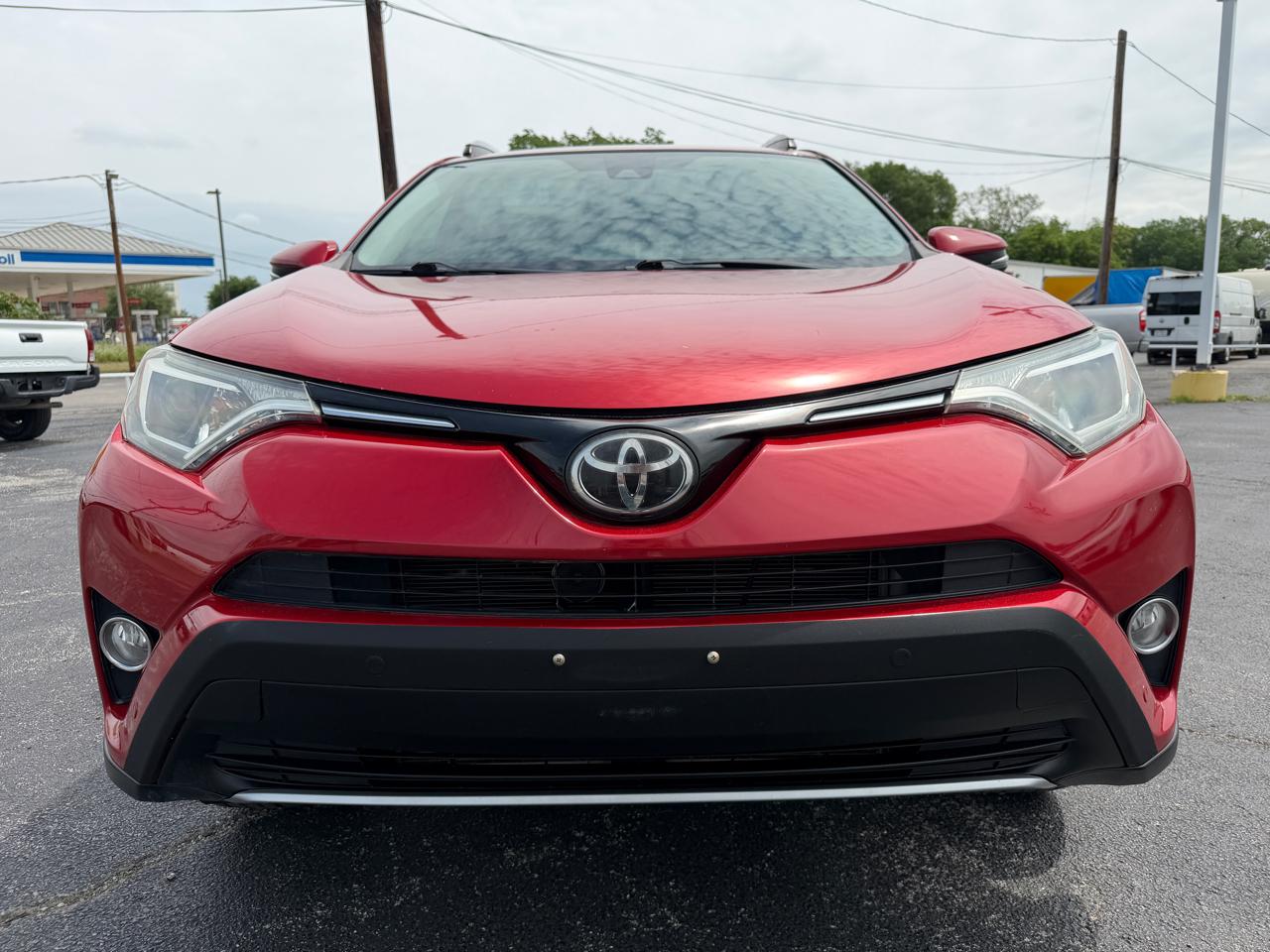 Toyota RAV4 XLE FWD 2017