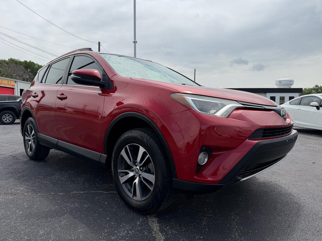 Toyota RAV4 XLE FWD 2017