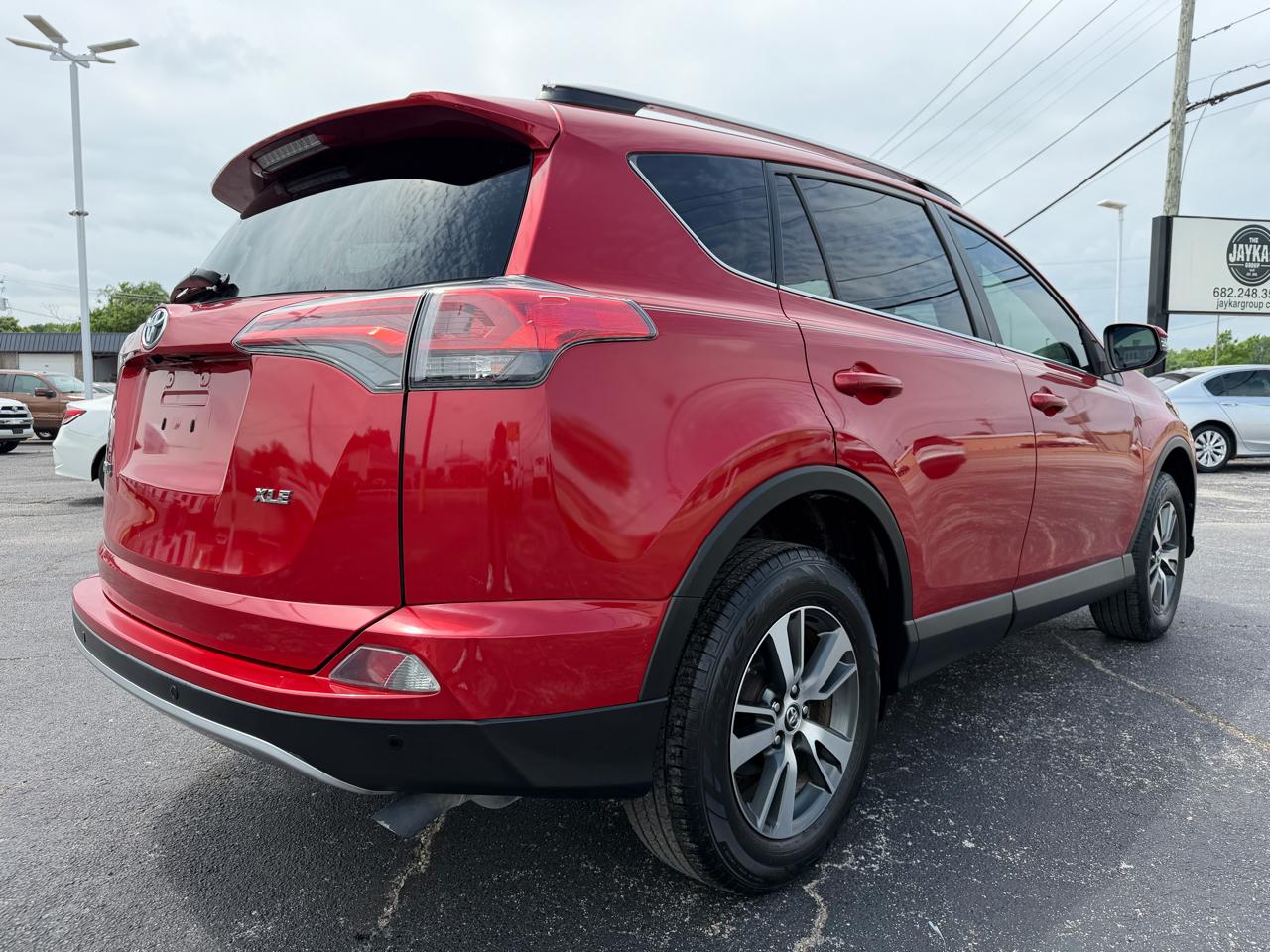 Toyota RAV4 XLE FWD 2017