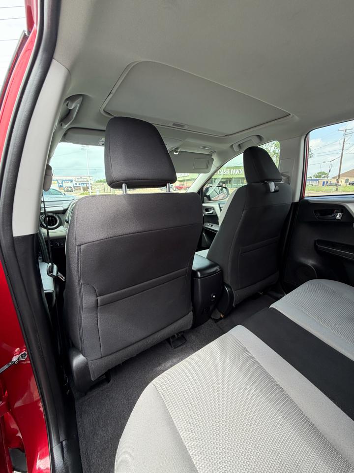 Toyota RAV4 XLE FWD 2017