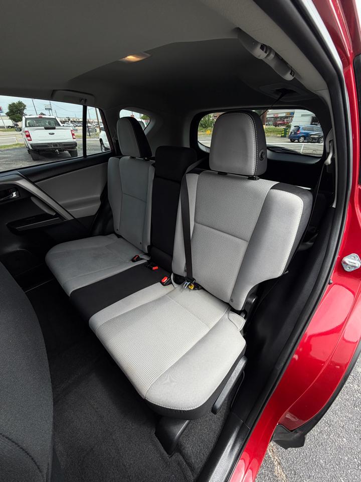 Toyota RAV4 XLE FWD 2017