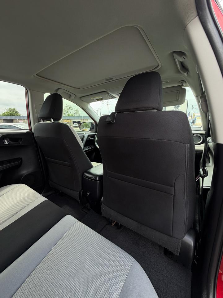 Toyota RAV4 XLE FWD 2017