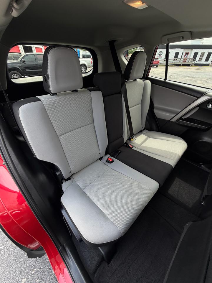 Toyota RAV4 XLE FWD 2017