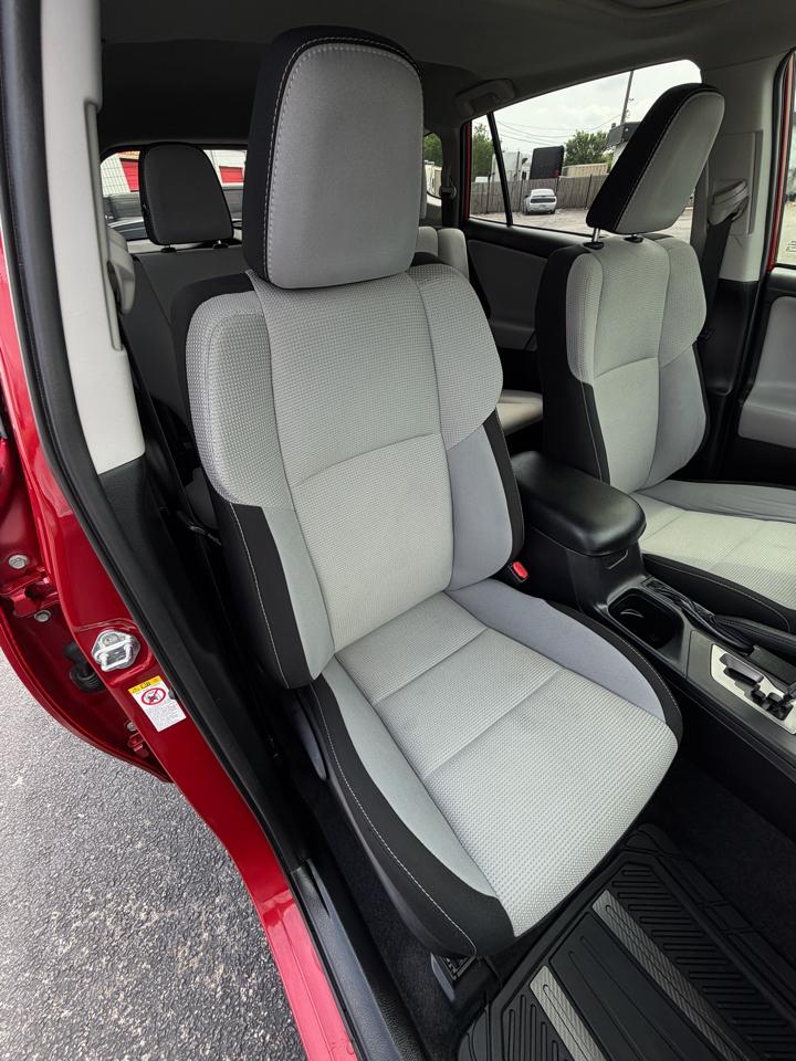 Toyota RAV4 XLE FWD 2017