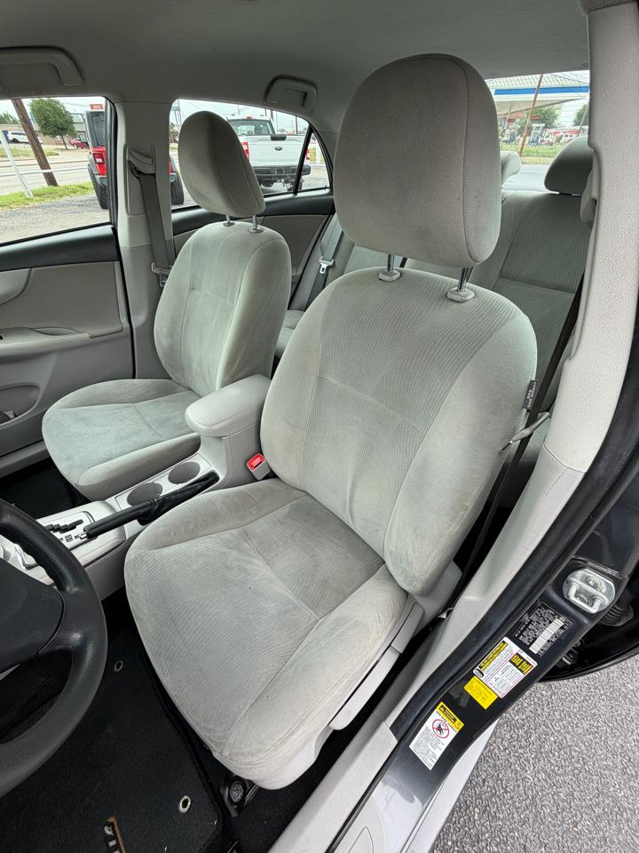 Toyota Corolla LE 2013