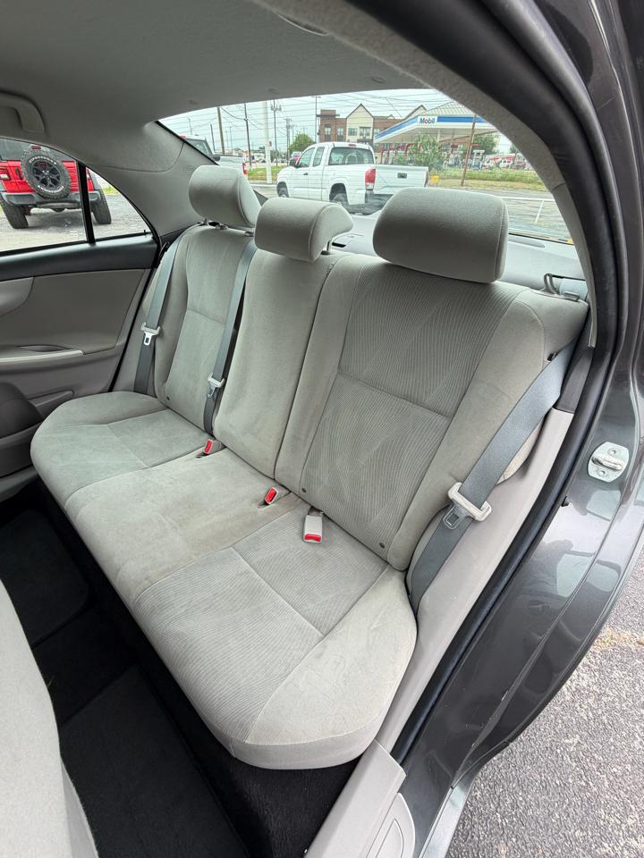 Toyota Corolla LE 2013