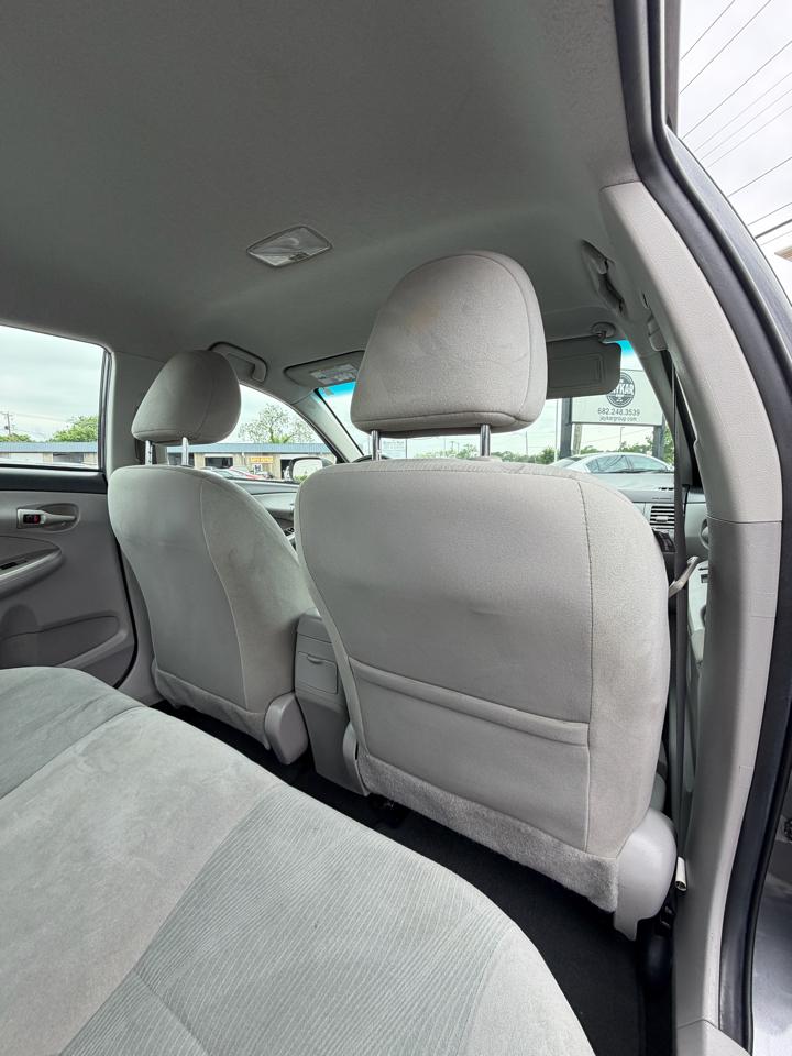 Toyota Corolla LE 2013