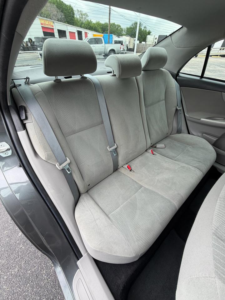 Toyota Corolla LE 2013