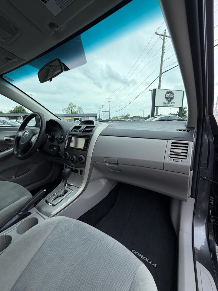 Toyota Corolla LE 2013