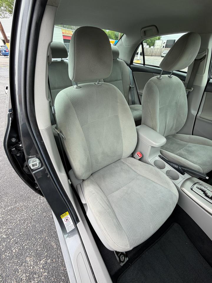 Toyota Corolla LE 2013