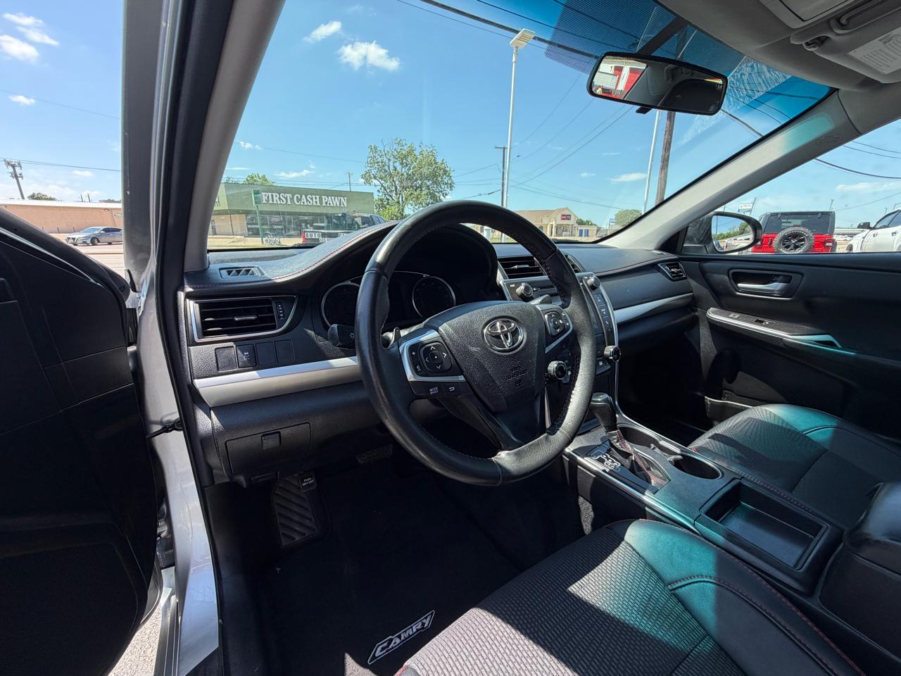 Toyota Camry SE 2017
