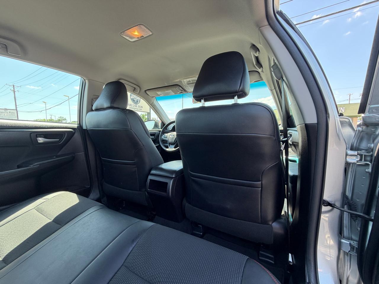 Toyota Camry SE 2017