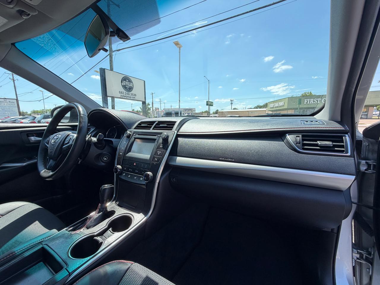 Toyota Camry SE 2017
