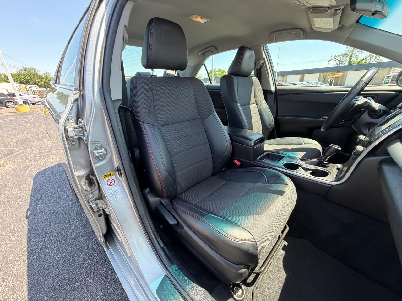 Toyota Camry SE 2017