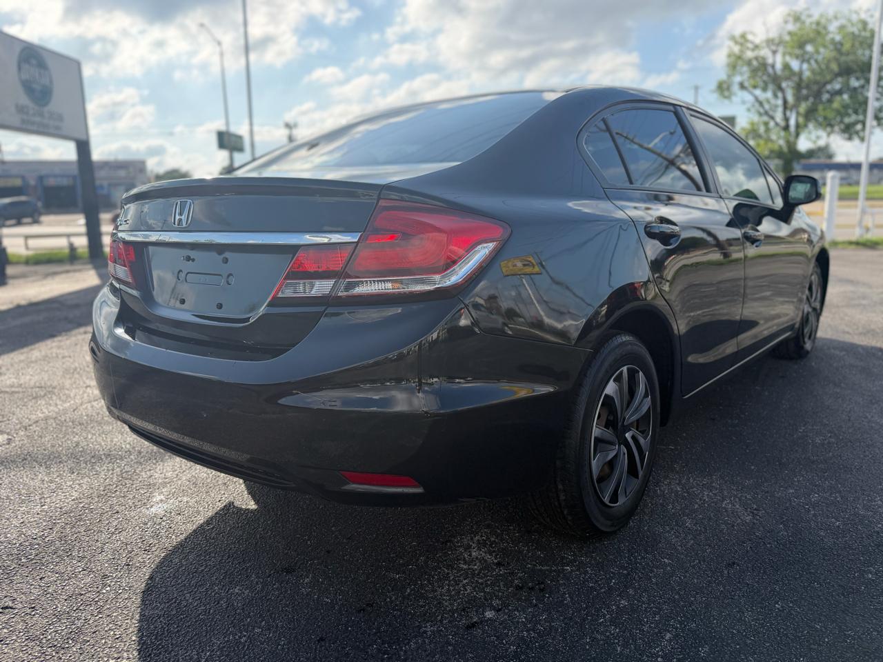 Honda Civic LX Sedan 5-Speed AT 2013