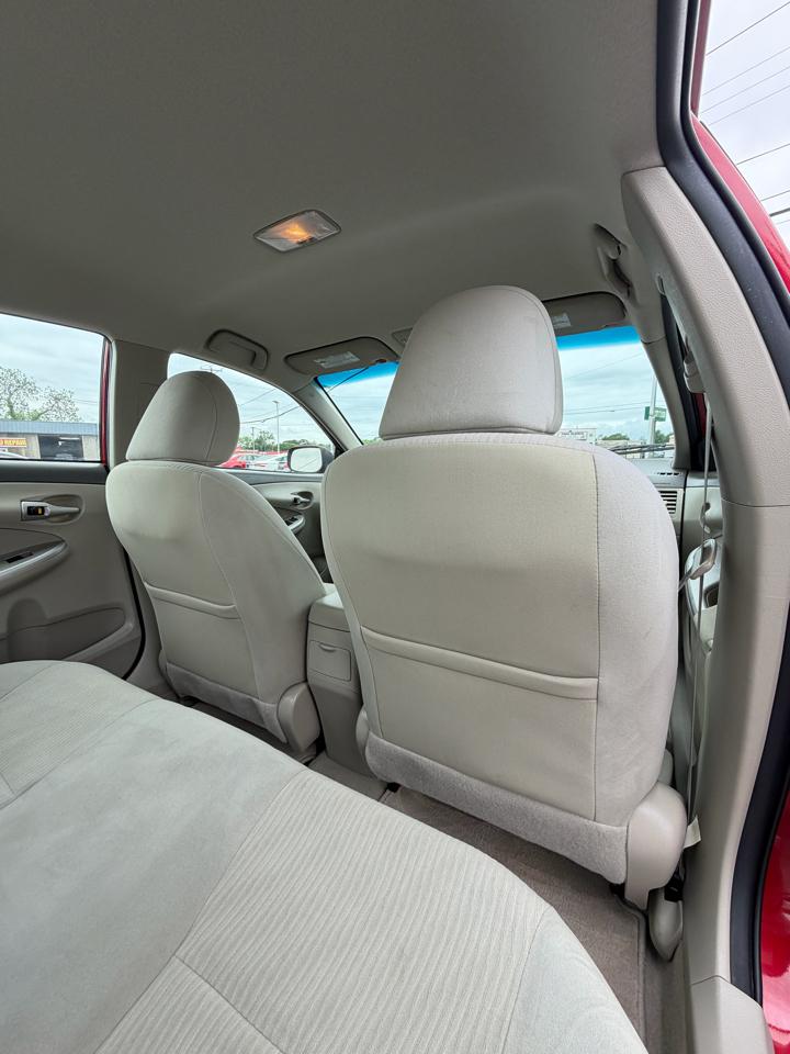 Toyota Corolla L 2010