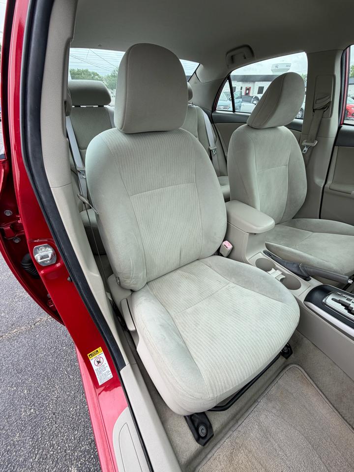 Toyota Corolla L 2010