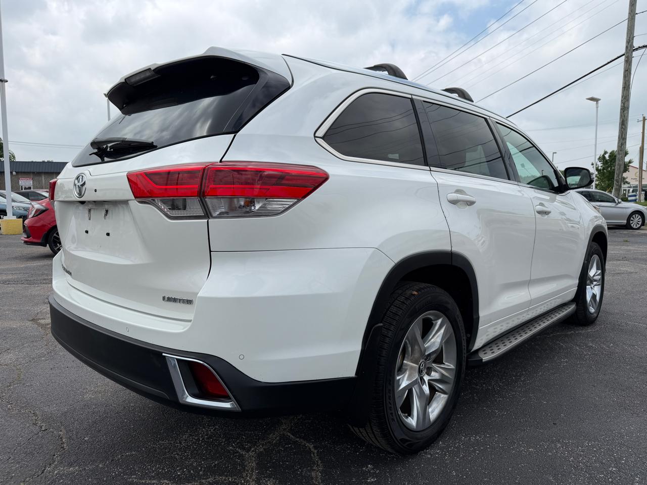 Toyota Highlander Limited FWD V6 2017