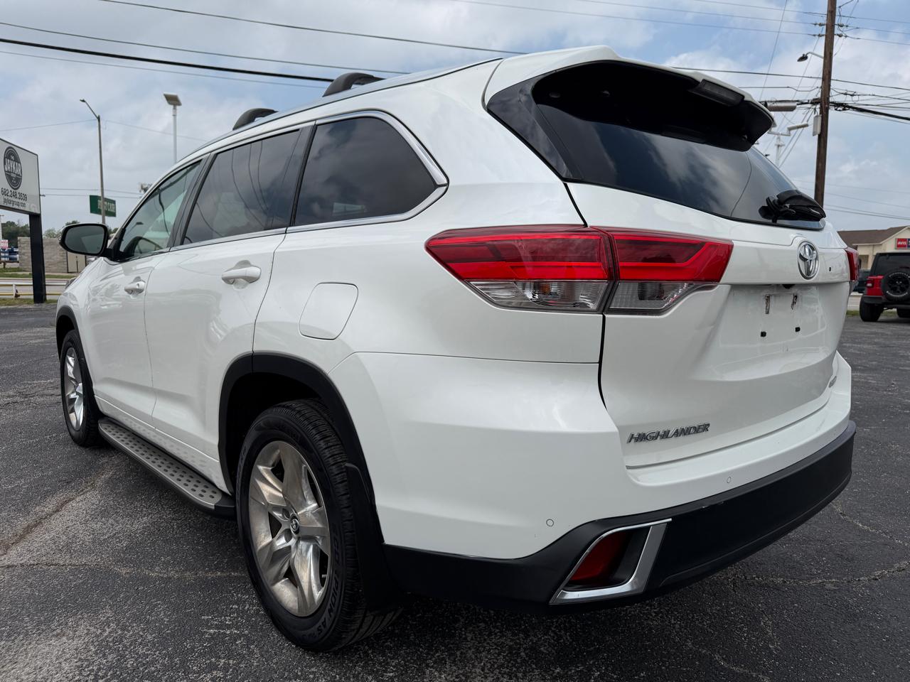 Toyota Highlander Limited FWD V6 2017