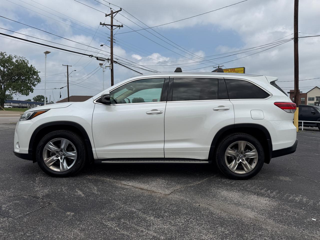 Toyota Highlander Limited FWD V6 2017