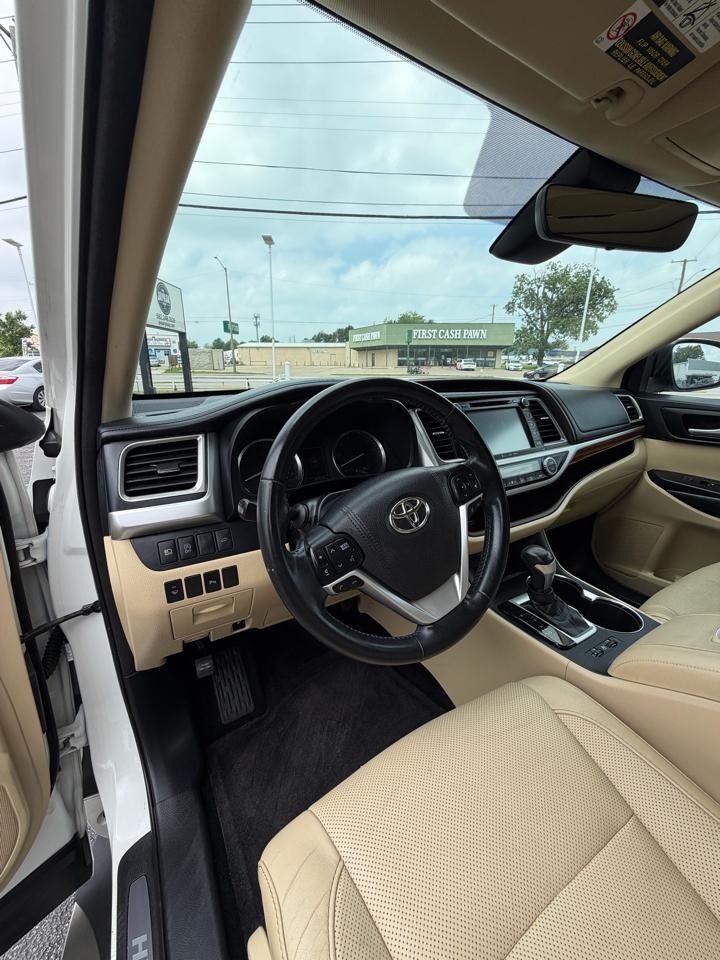 Toyota Highlander Limited FWD V6 2017