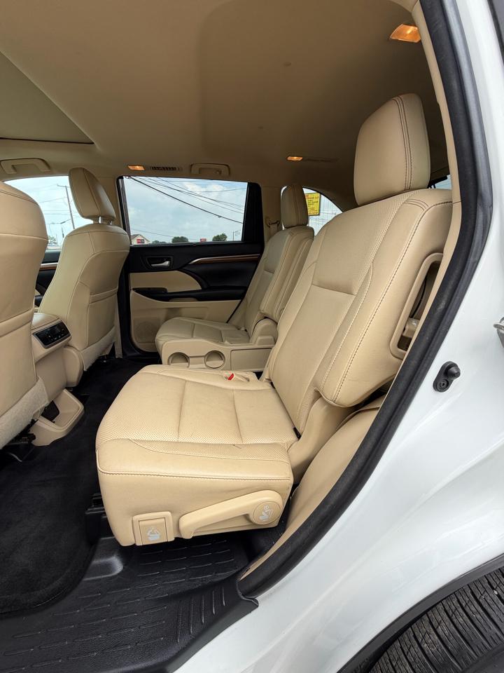 Toyota Highlander Limited FWD V6 2017