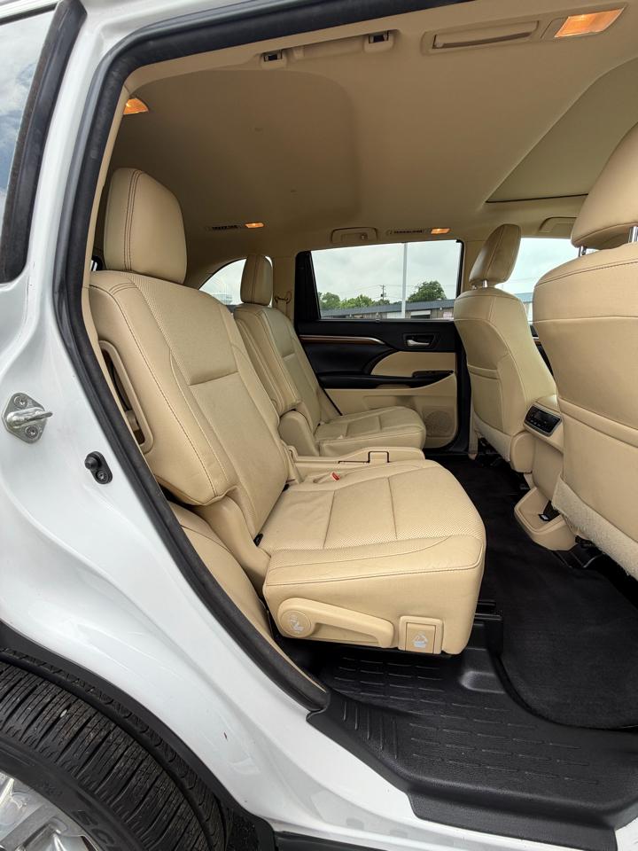 Toyota Highlander Limited FWD V6 2017