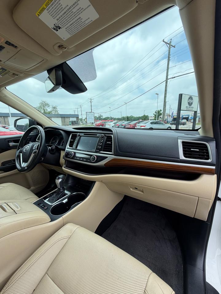 Toyota Highlander Limited FWD V6 2017