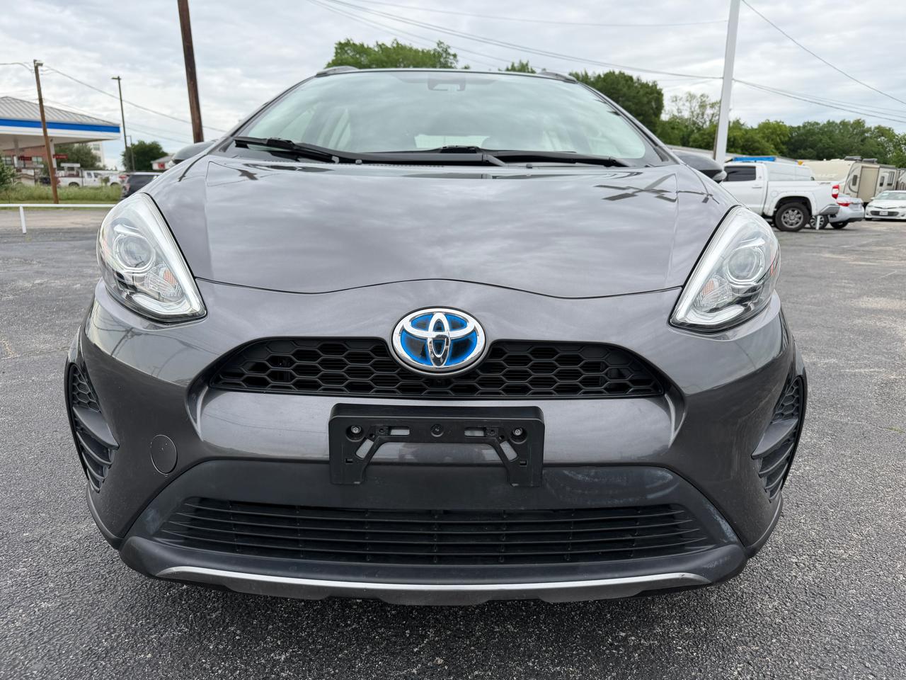 Toyota Prius c LE 2019