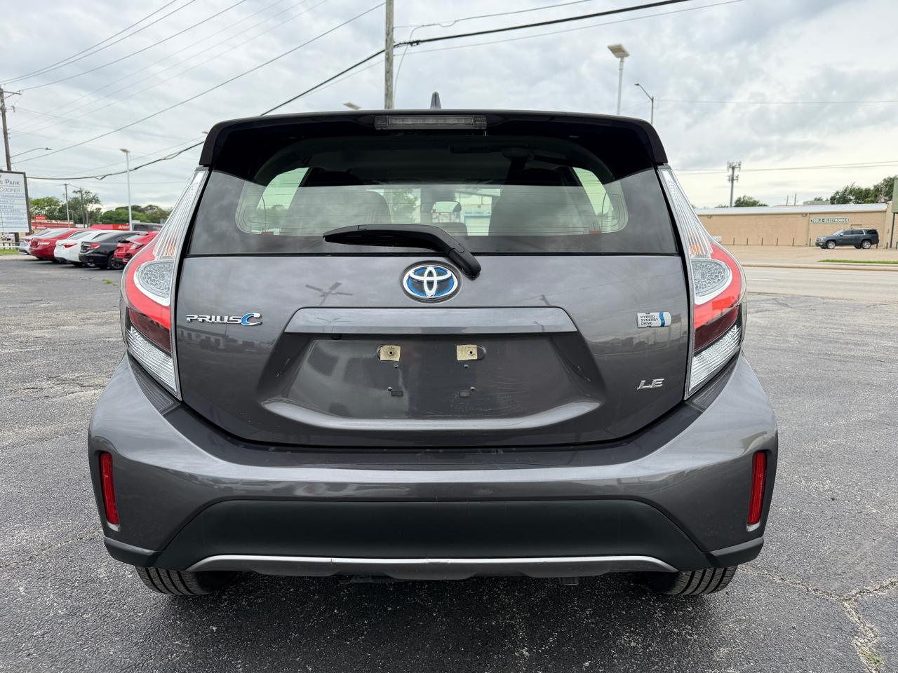 Toyota Prius c LE 2019