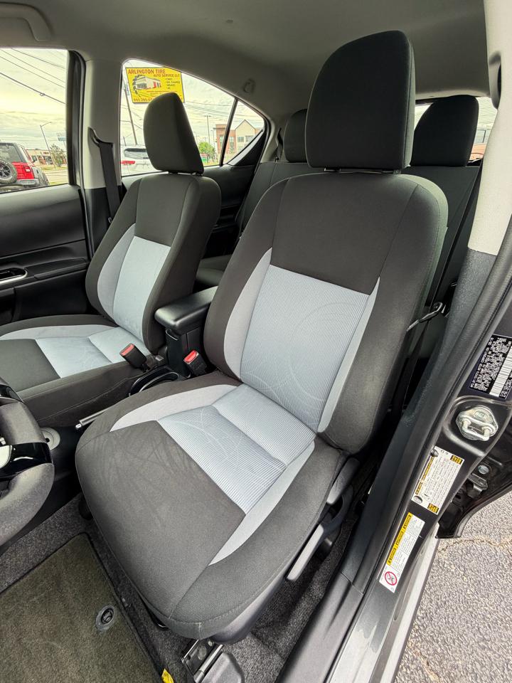 Toyota Prius c LE 2019