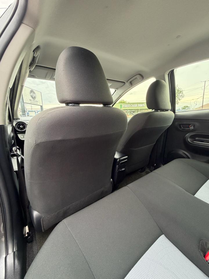 Toyota Prius c LE 2019