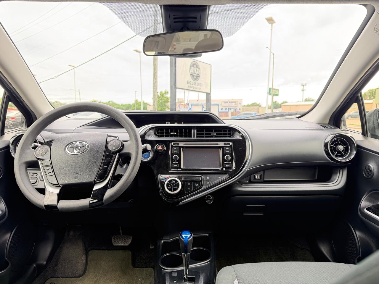 Toyota Prius c LE 2019