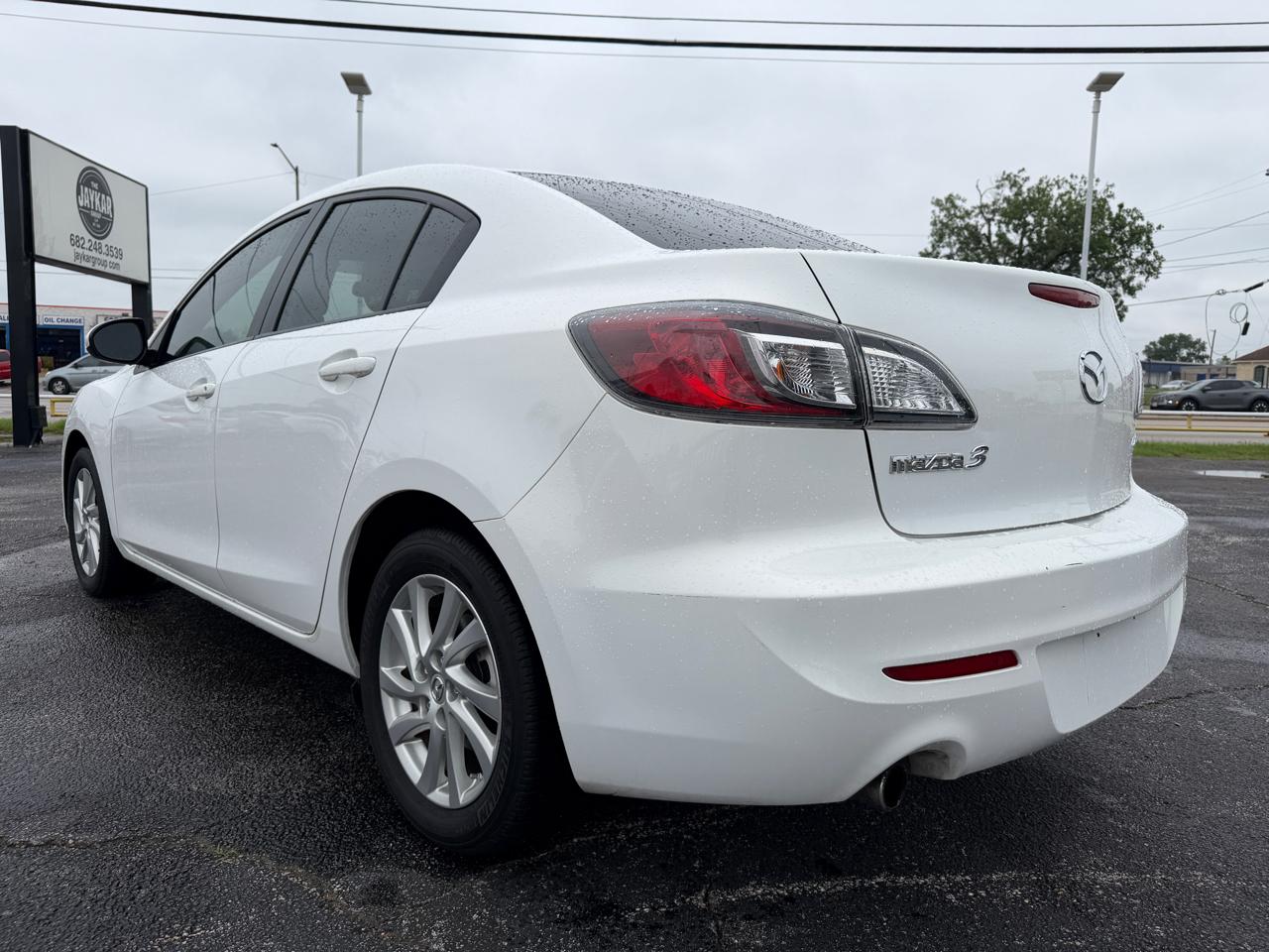 Mazda MAZDA3 i Touring 4-door 2012