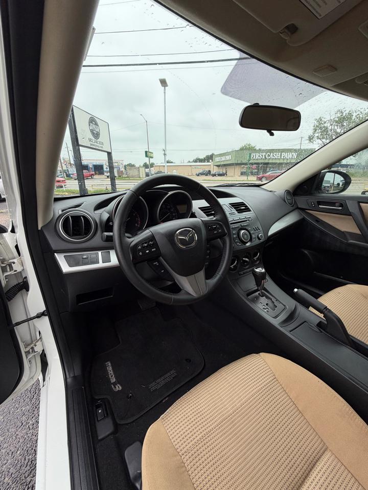 Mazda MAZDA3 i Touring 4-door 2012