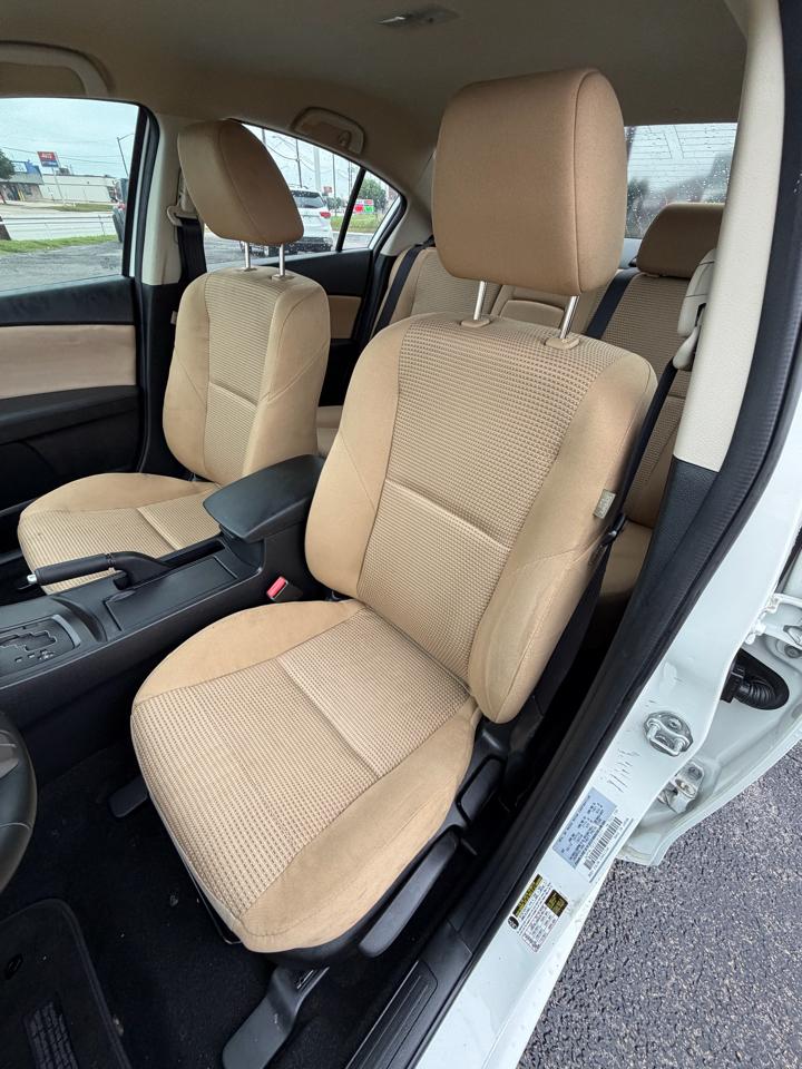 Mazda MAZDA3 i Touring 4-door 2012
