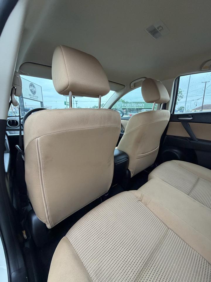 Mazda MAZDA3 i Touring 4-door 2012
