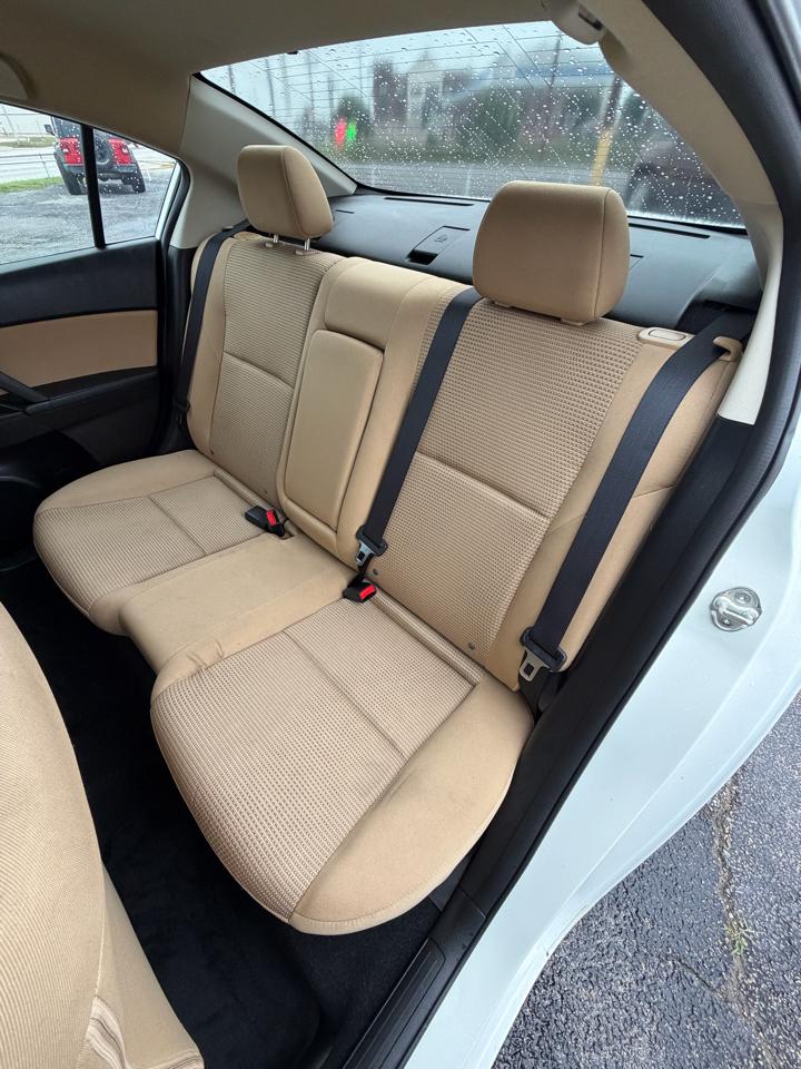 Mazda MAZDA3 i Touring 4-door 2012