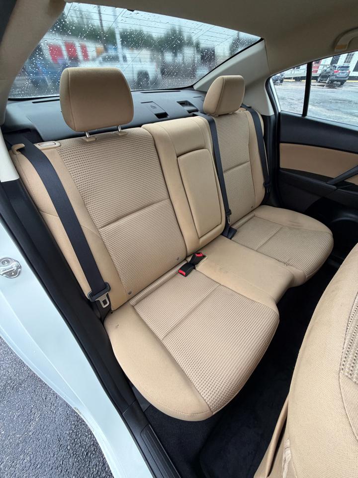 Mazda MAZDA3 i Touring 4-door 2012