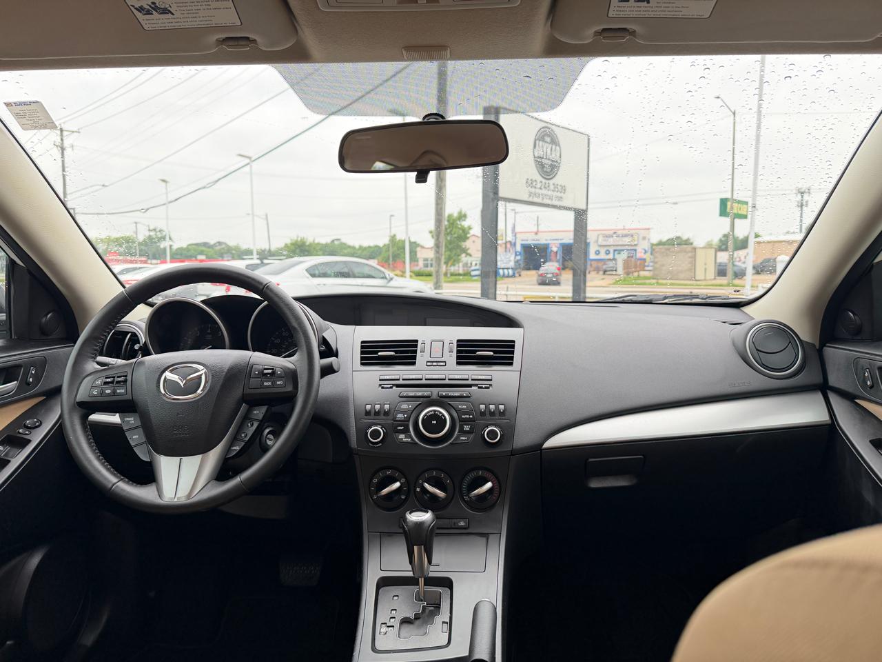Mazda MAZDA3 i Touring 4-door 2012