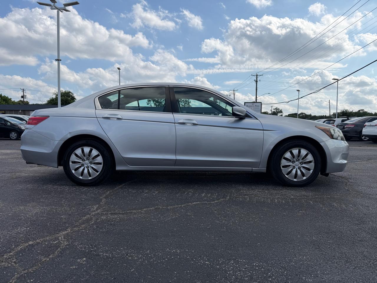 Honda Accord LX sedan AT 2010