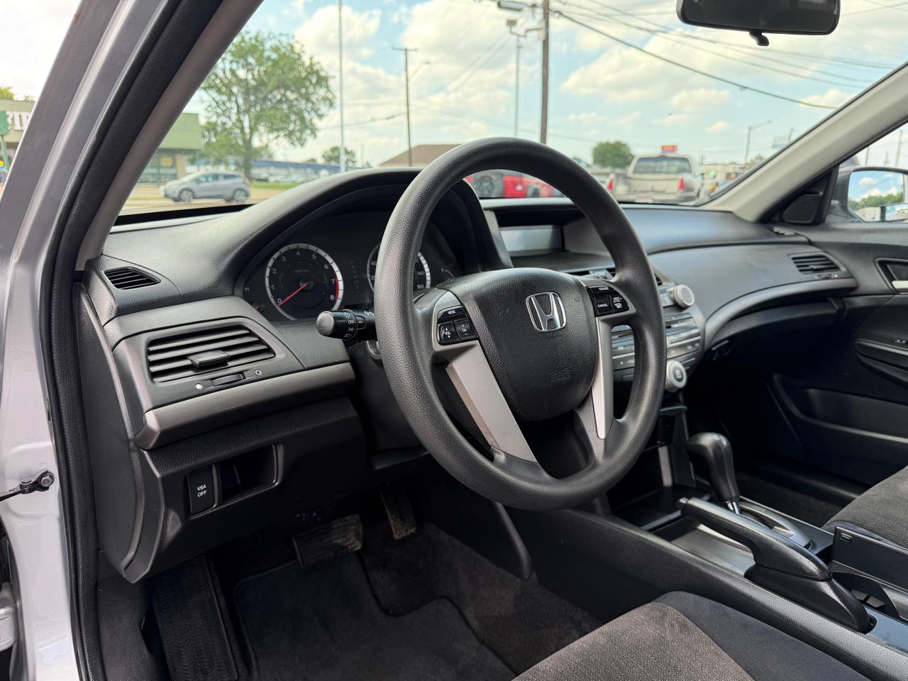 Honda Accord LX sedan AT 2010