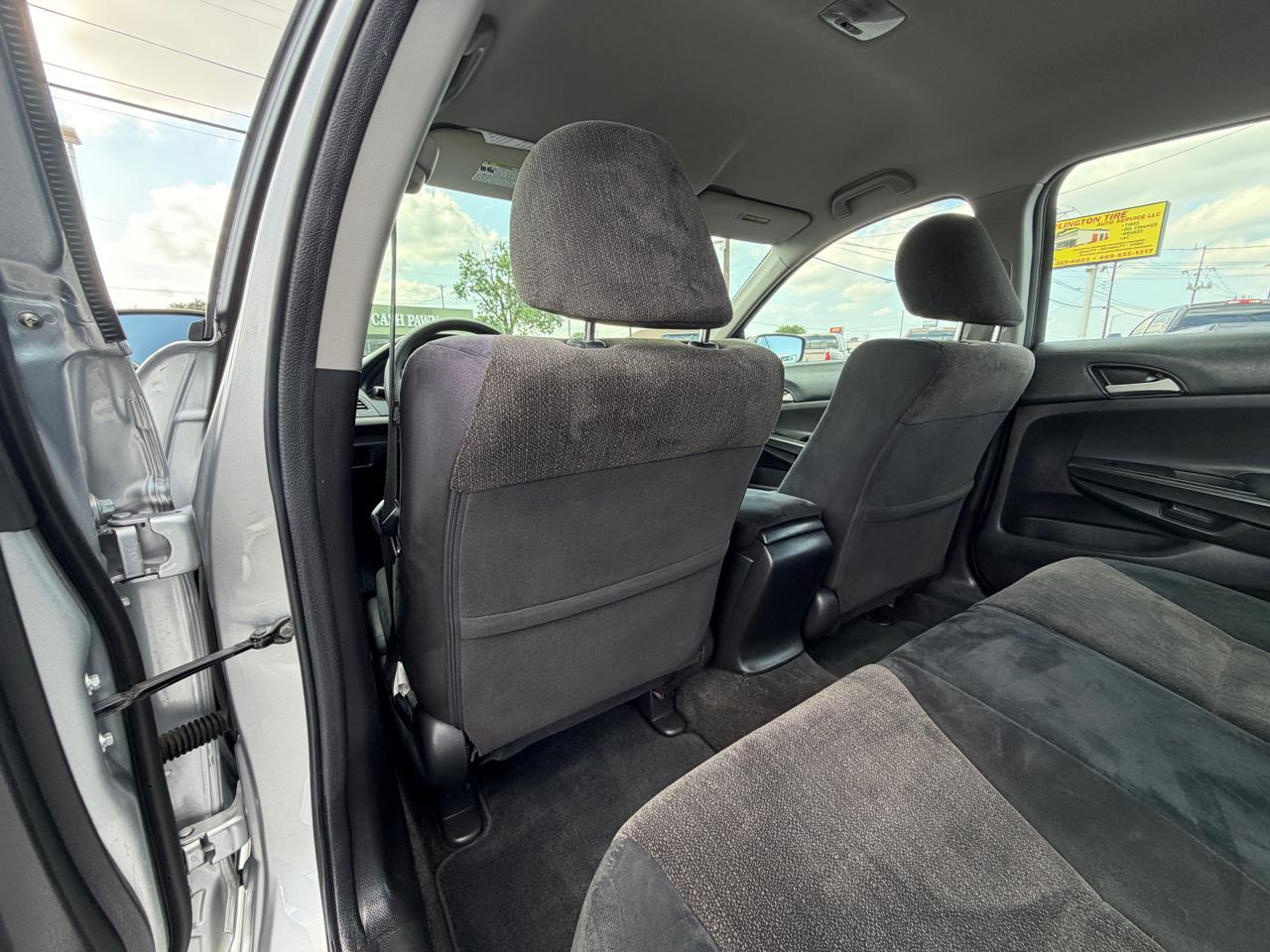 Honda Accord LX sedan AT 2010