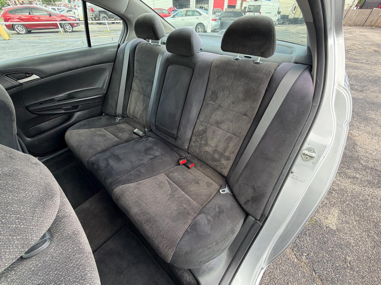 Honda Accord LX sedan AT 2010