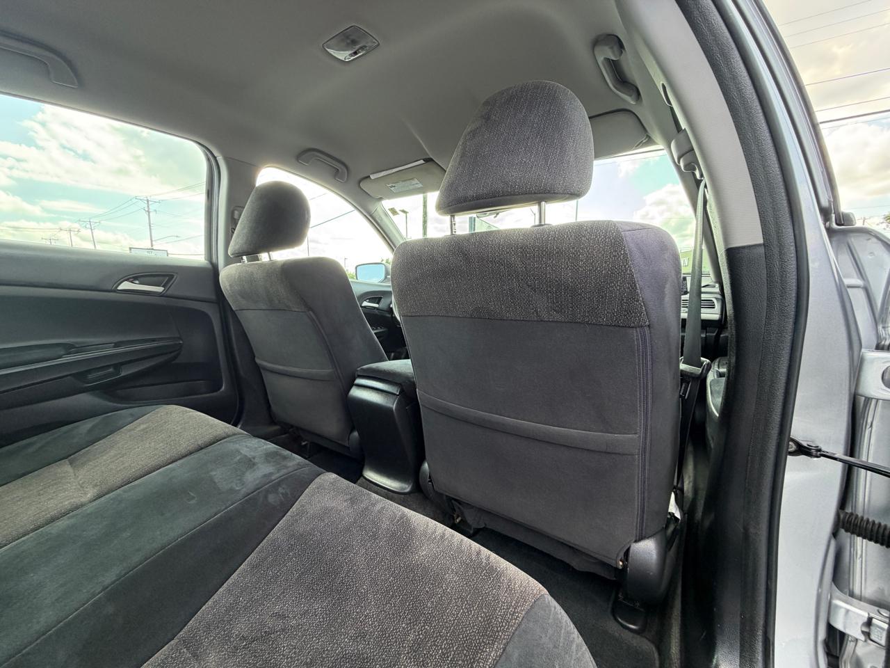 Honda Accord LX sedan AT 2010