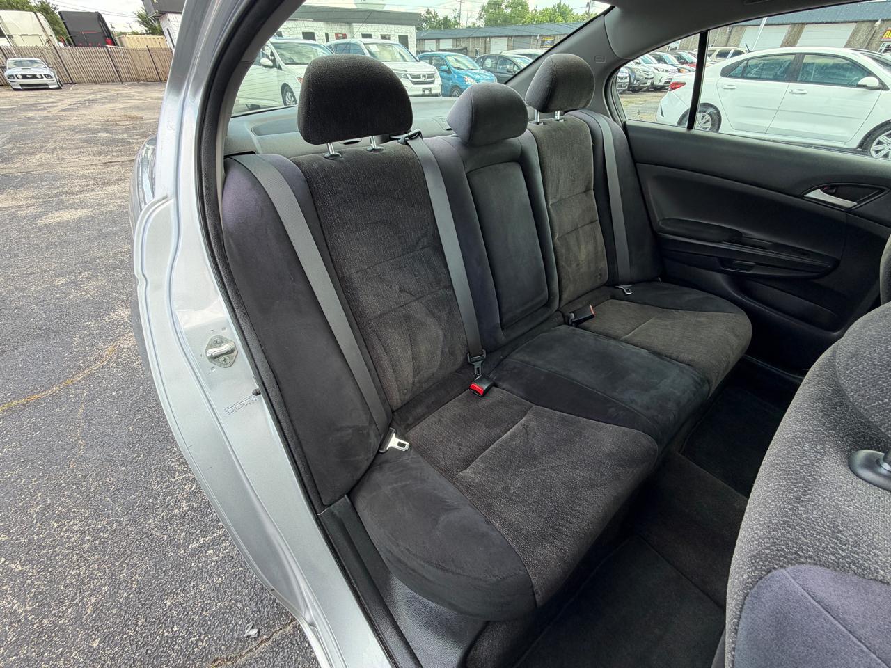 Honda Accord LX sedan AT 2010