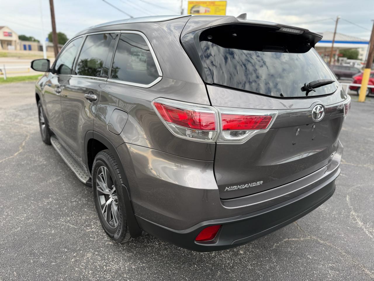 Toyota Highlander XLE FWD V6 2016